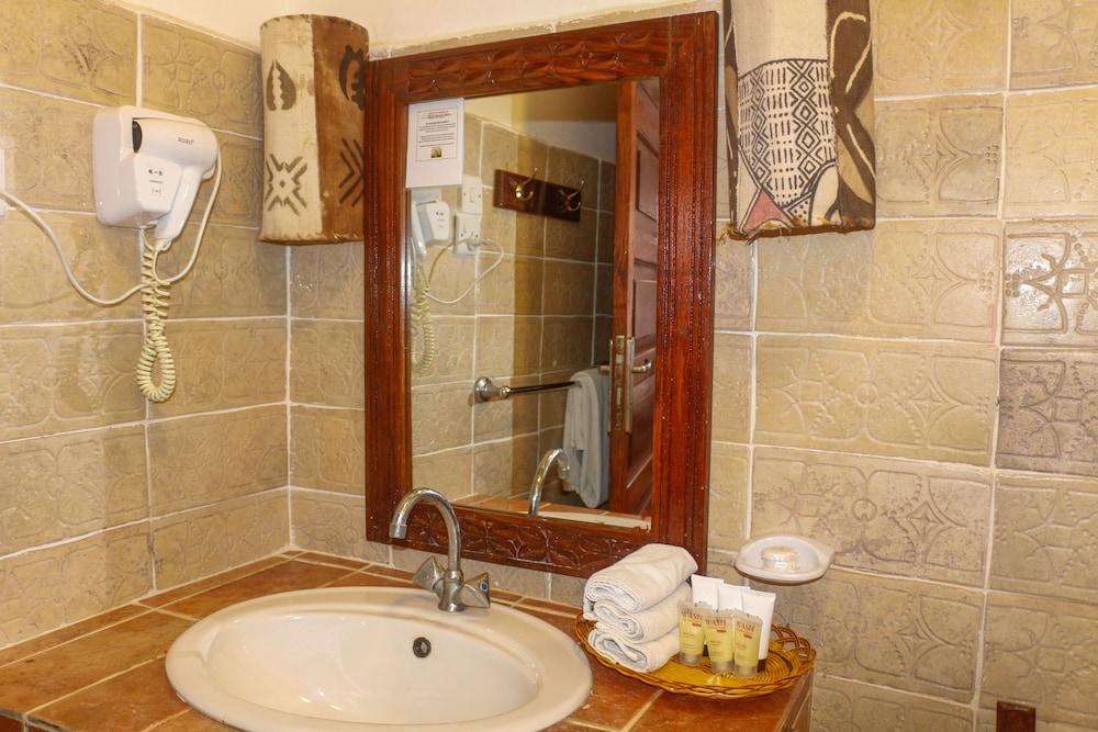 African Sun Sand Sea Beach Resort & Spa Bwejuu Exterior foto